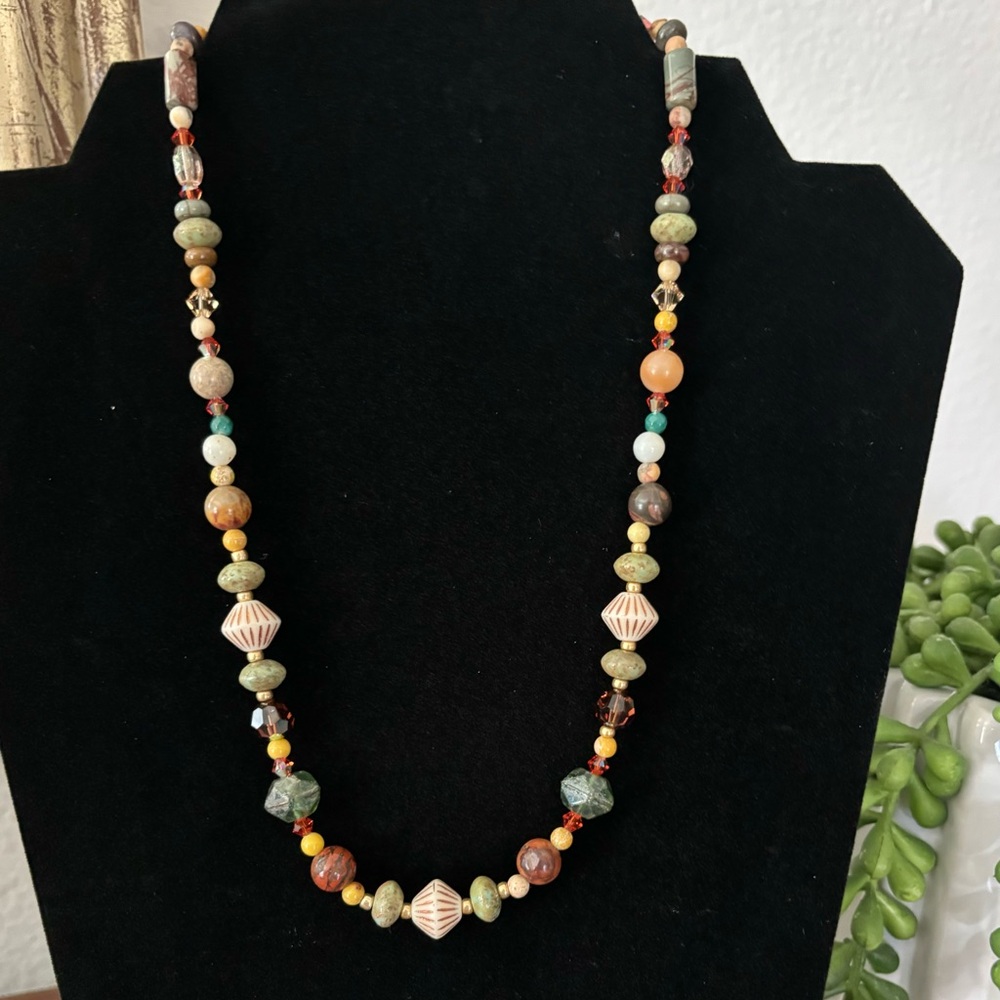Beautiful earthtones beaded necklace